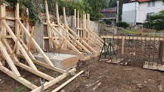 Opěrná stěna Černošice